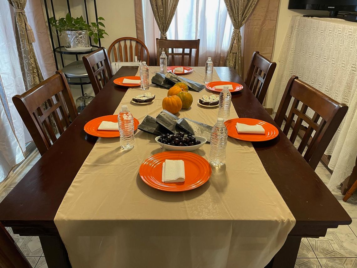 Simple Pumpkin Table Setting