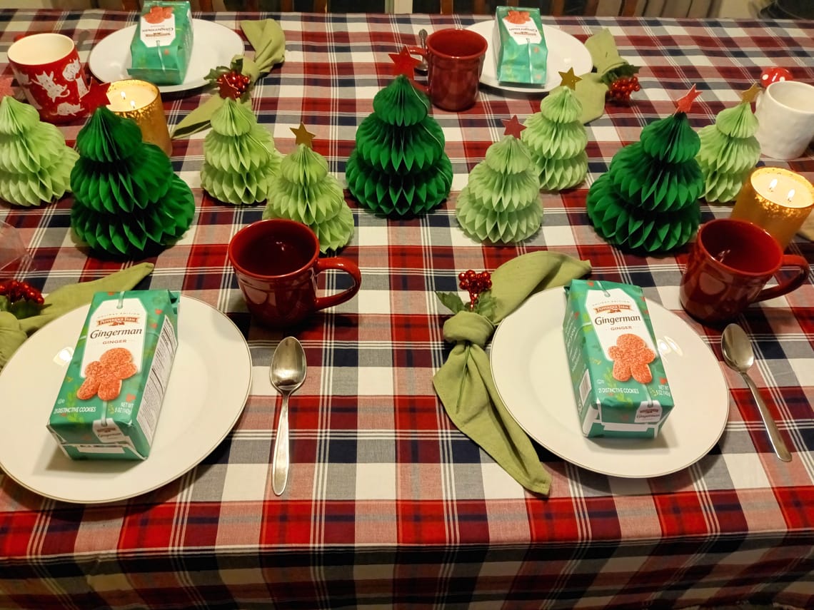 Gingerbread cookies and Hot Chocolate Bombs